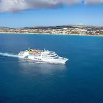 La Maison Doree By An Island