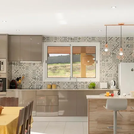 La Maison Doree By An Island בית נופש