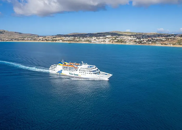 La Maison Dorée By An Island