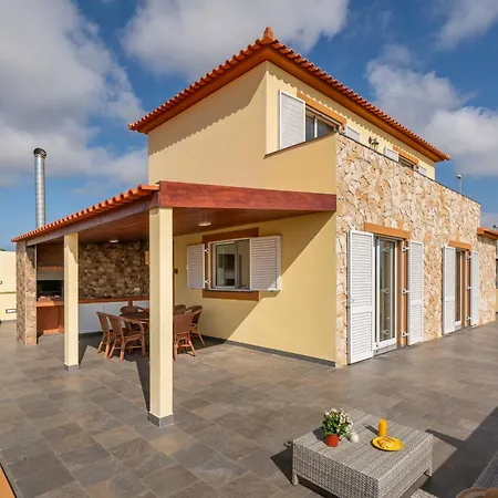 La Maison Doree By An Island Holiday home *
